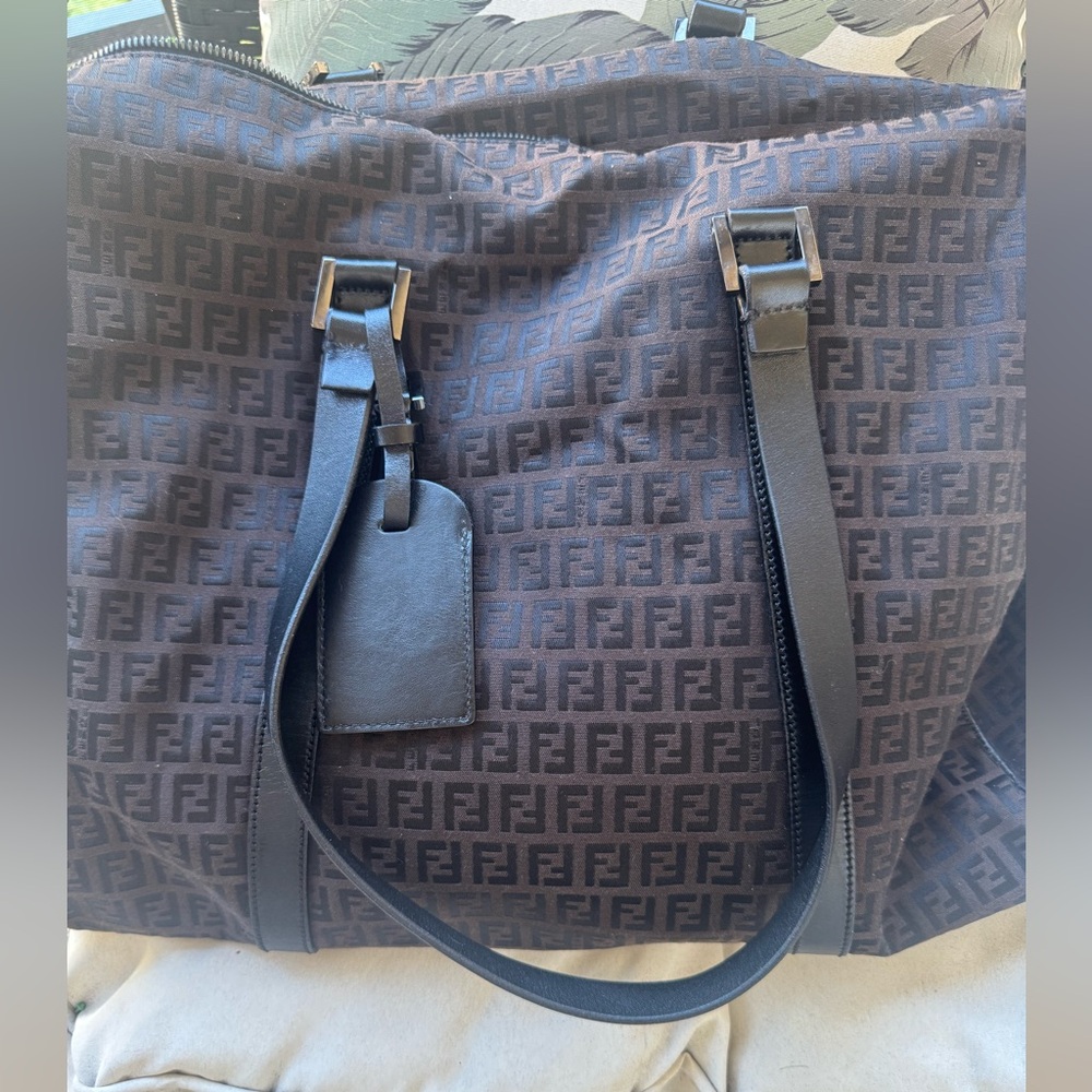 ☄️☄️☄️ Fendi tote or small duffle   Sooooo. Gooood!☄️☄️☄️